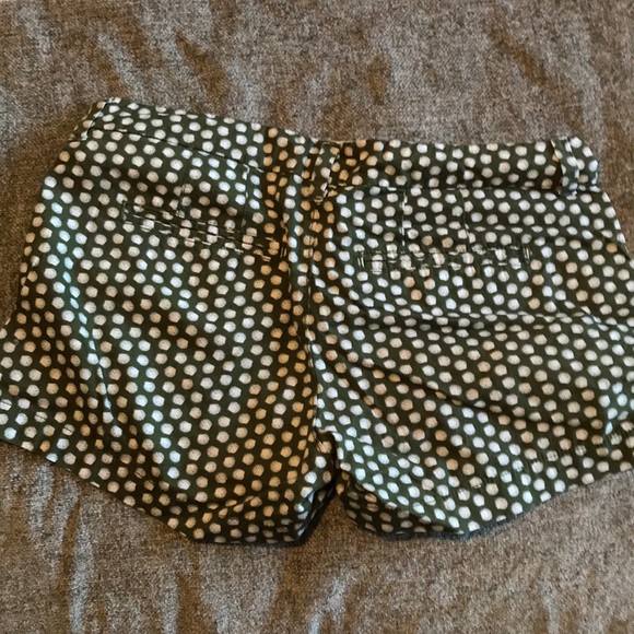 Green Patterned Old Navy Shorts - Picture 2 of 4